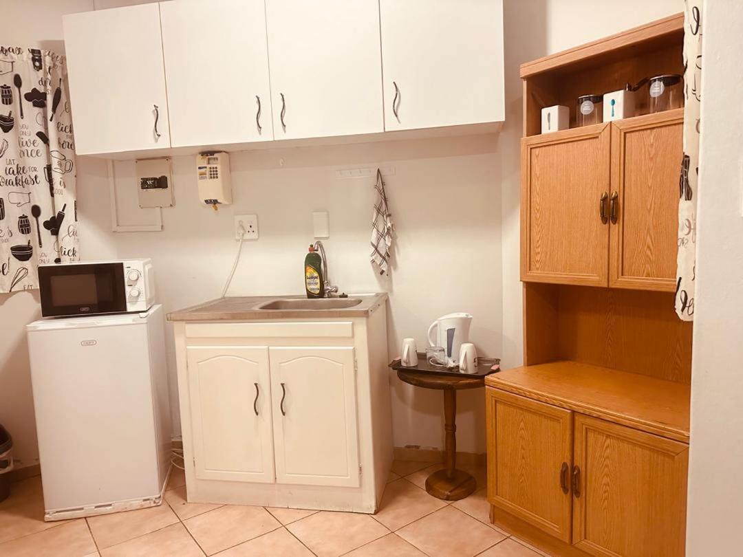 Coastwave Guest House 鲸湾港 外观 照片