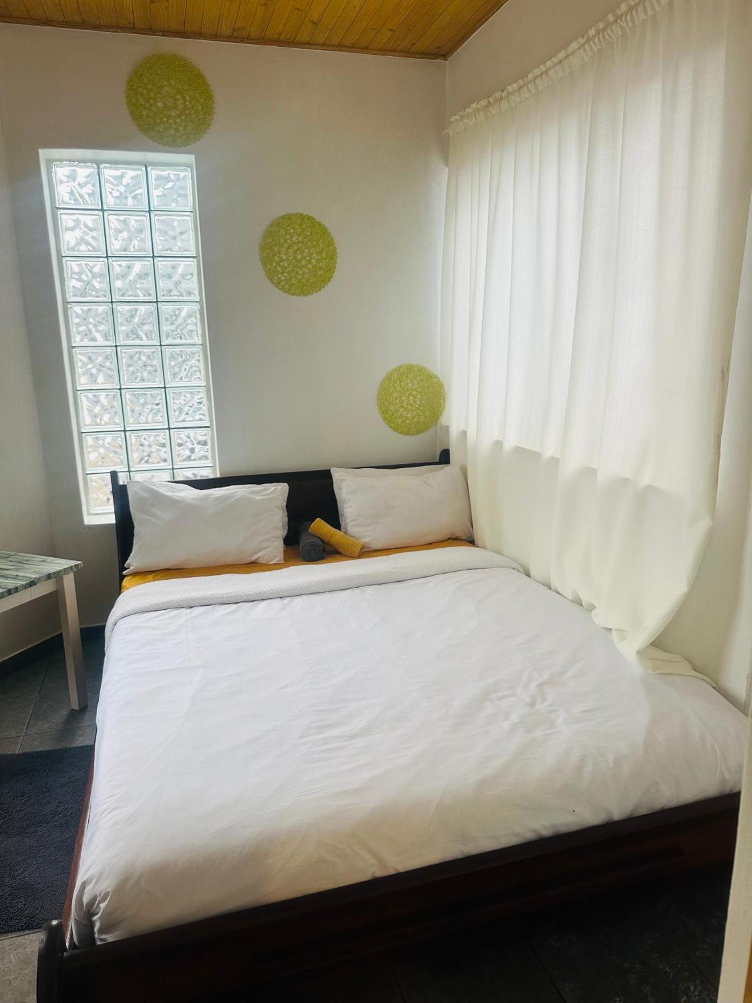 Coastwave Guest House 鲸湾港 外观 照片